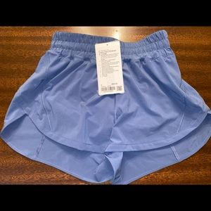 RARE FIND! lululemon Track That HR Short 3” Lined, sz 6, Water Drop